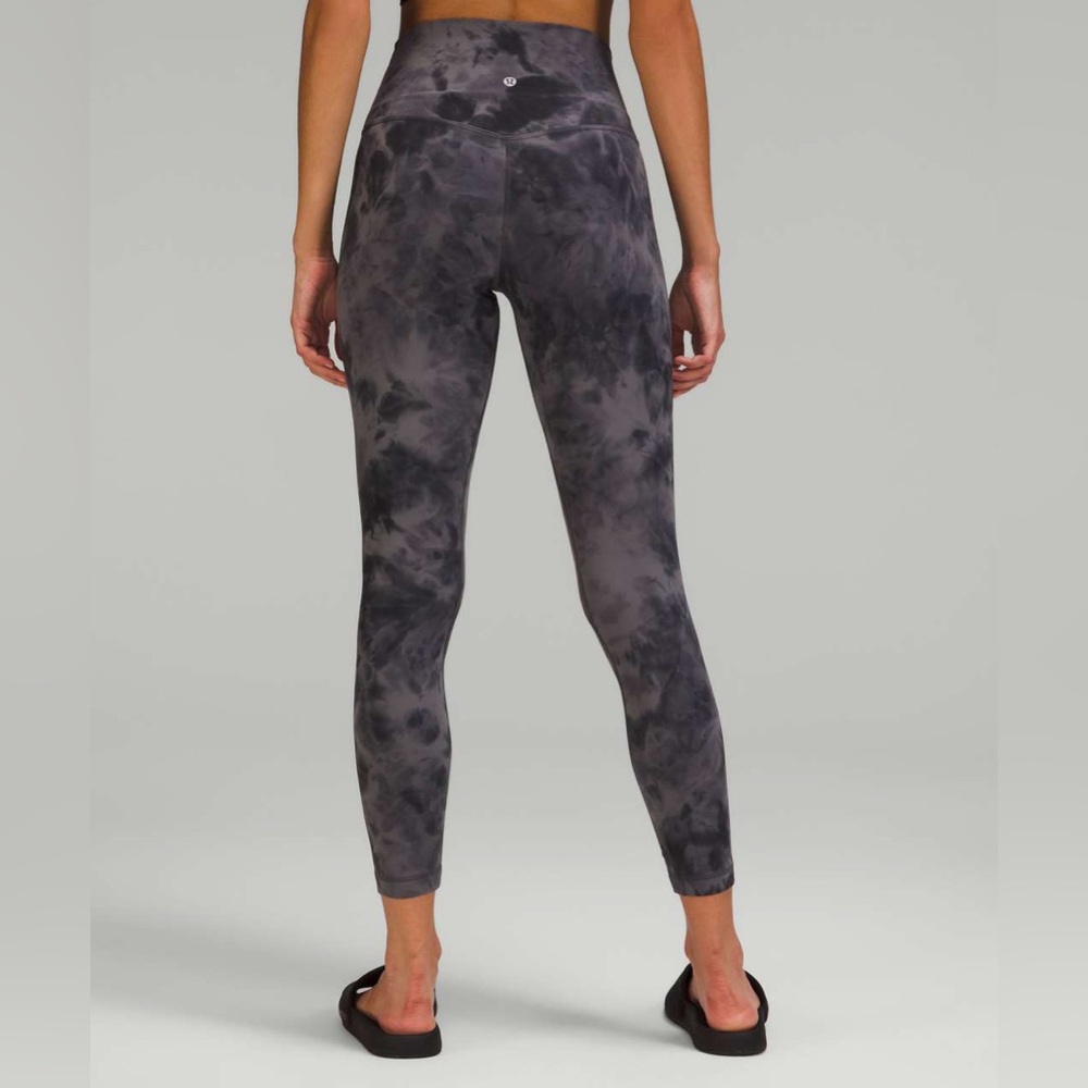 Lululemon Align High-Rise Pant 25"
Diamond Dye Pitch Grey Graphite Grey